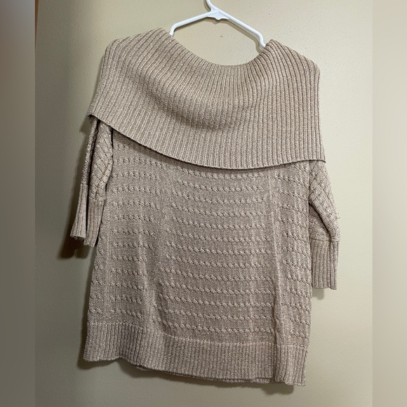 Cache lace like tan off shoulder sweater - Picture 2 of 2